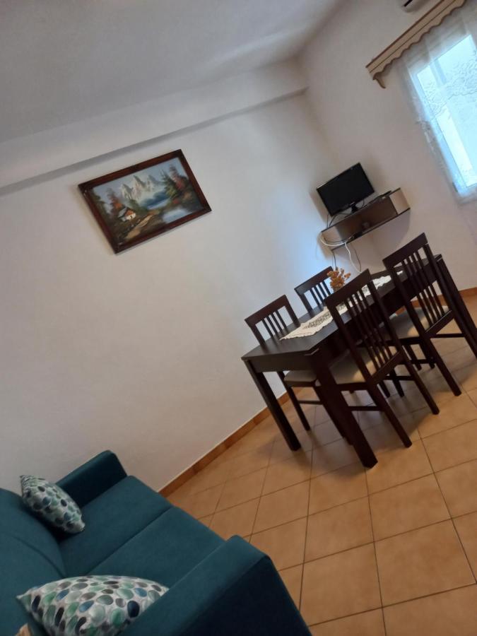Apartament Gloria&Mitati Орікум Екстер'єр фото